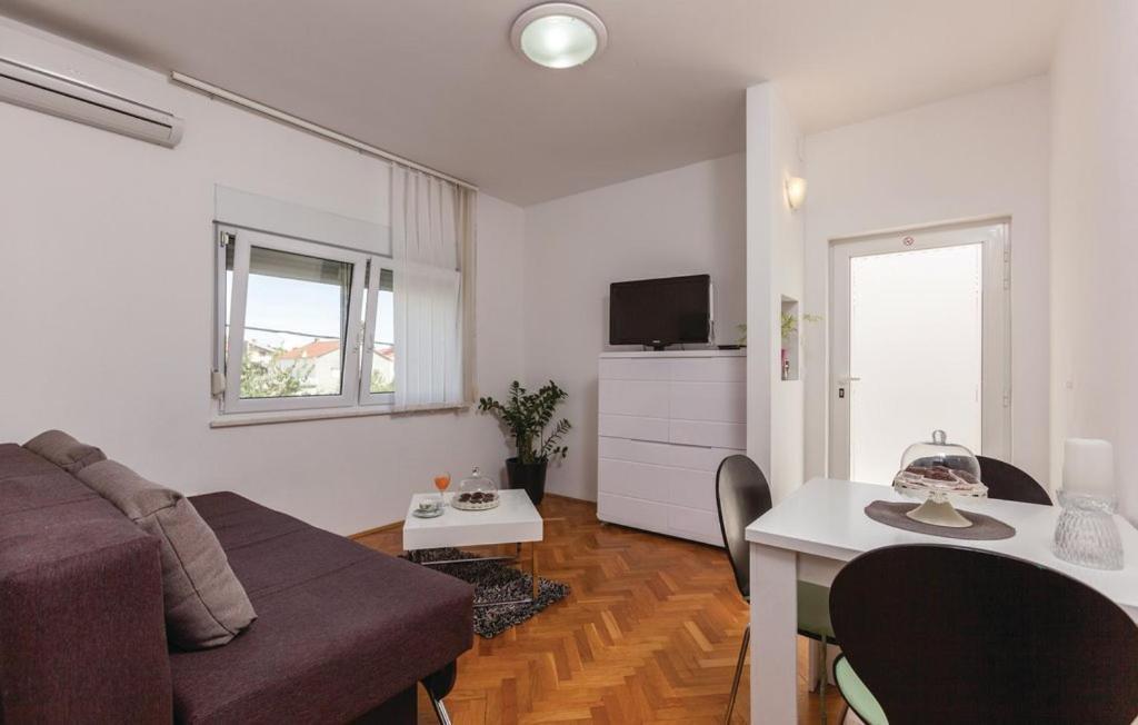 Apartments Robert Kaštela Kültér fotó