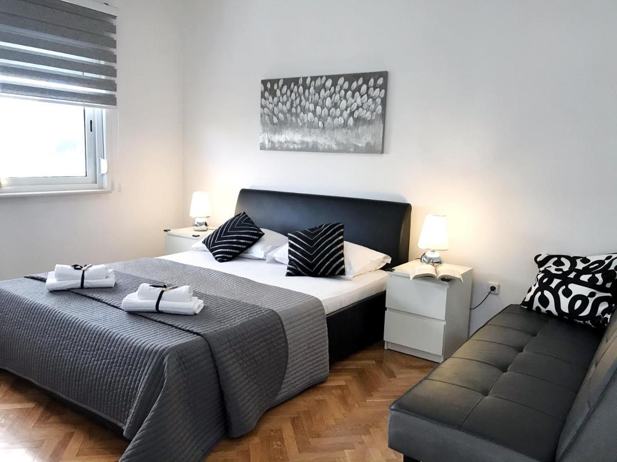 Apartments Robert Kaštela Kültér fotó
